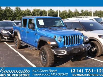 Used 2023 Jeep Gladiator Sport w/ Off Road Group