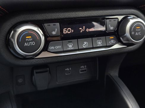 New 2025 Nissan Versa SR w/ Trunk Package image 20