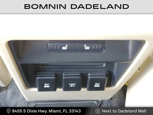 Used 2019 Land Rover Discovery Sport HSE image 12