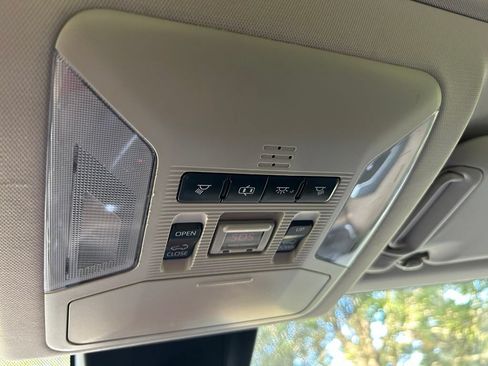 Used 2019 Toyota RAV4 XLE Premium FWD image 29