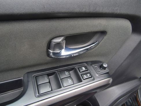 Used 2015 Nissan Titan SV image 8