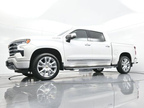 Used 2024 Chevrolet Silverado 1500 High Country w/ High Country Premium Package AWD/4WD image 49