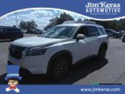 Used 2024 Nissan Pathfinder SV
