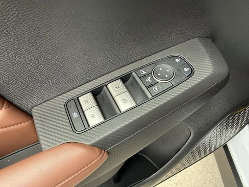 Used 2025 Mitsubishi Outlander SEL image 10