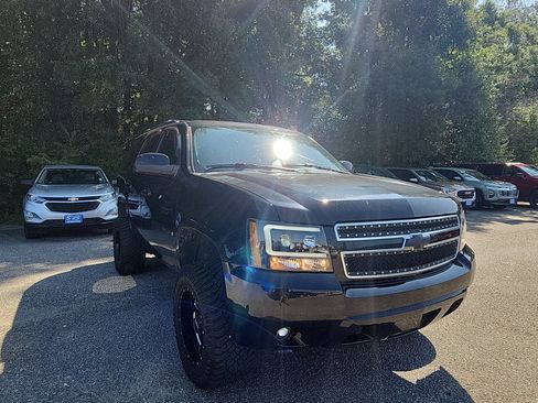 Used 2009 Chevrolet Tahoe LT w/ Luxury Package AWD/4WD image 7