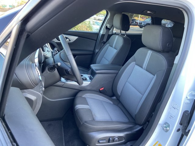 Used 2025 Chevrolet Blazer LT FWD image 18