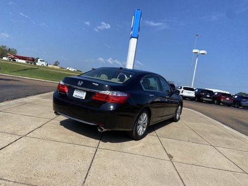 Used 2015 Honda Accord EX-L image 11