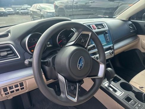 Used 2018 Subaru Outback 2.5i AWD/4WD image 10