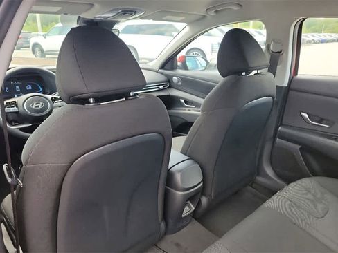 New 2025 Hyundai Elantra SE image 11