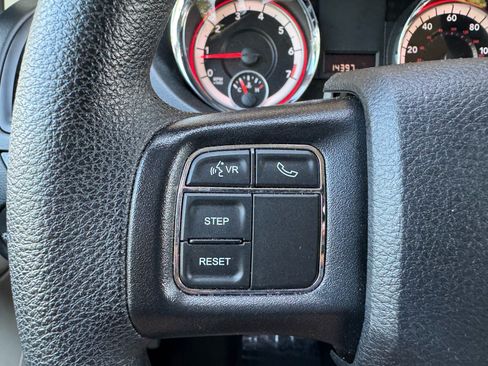 Used 2018 Dodge Grand Caravan SE w/ UConnect Hands-Free Group FWD image 15