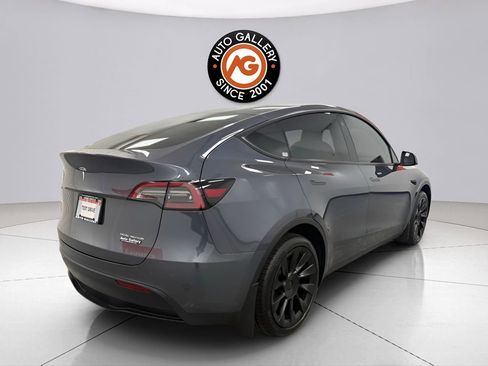 Used 2023 Tesla Model Y Long Range image 7