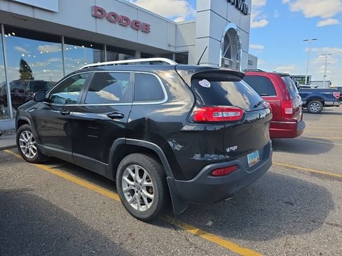 Used 2014 Jeep Cherokee Latitude w/ Cold Weather Group FWD image 4