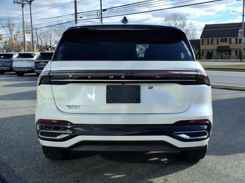 Certified 2025 Lincoln Nautilus Reserve AWD/4WD image 5