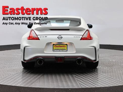 Used 2020 Nissan 370Z NISMO RWD image 6