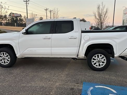 Used 2024 Toyota Tacoma SR5 image 11