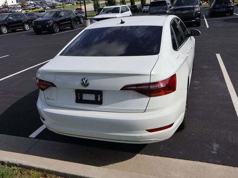 Used 2019 Volkswagen Jetta SE FWD image 11