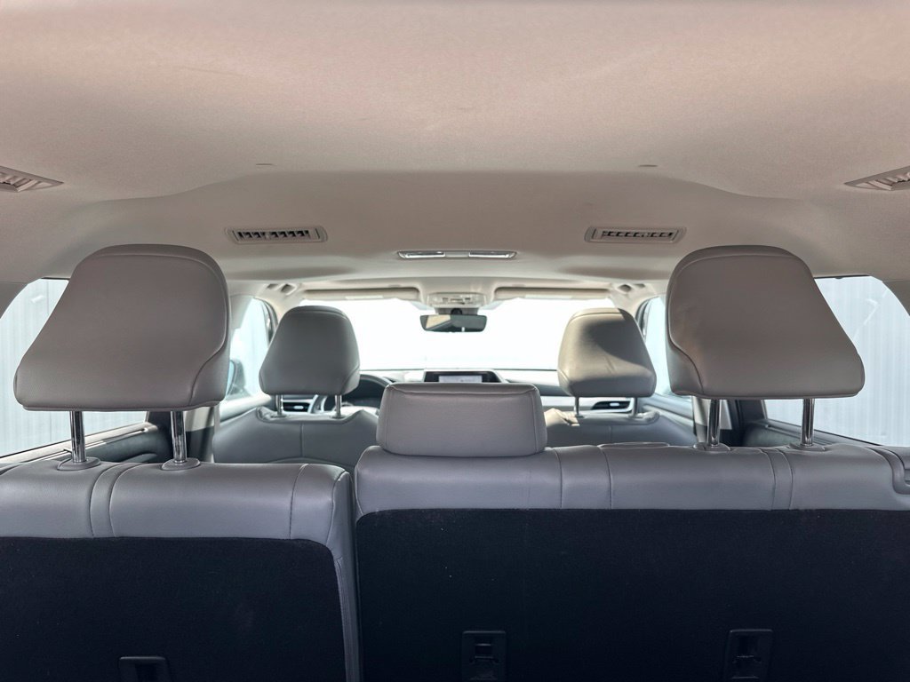 Used 2023 Toyota Highlander XLE AWD/4WD image 26