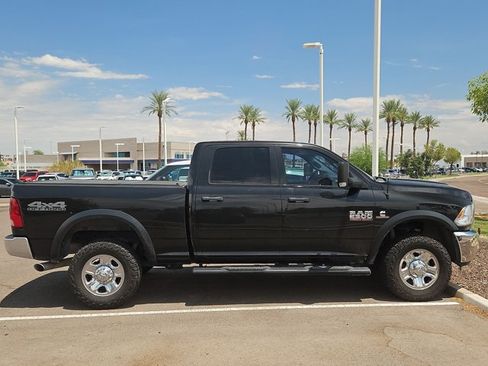 Used 2018 RAM 2500 Tradesman w/ Chrome Appearance Group AWD/4WD image 4