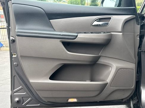 Used 2014 Honda Odyssey EX image 12