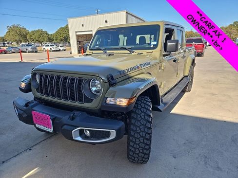 Used 2025 Jeep Gladiator Sport image 4