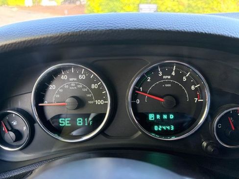 Used 2014 Jeep Wrangler Unlimited Sahara w/ Connectivity Group AWD/4WD image 29