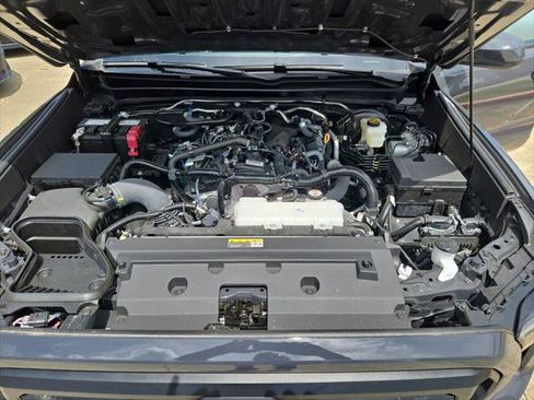 Certified 2026 Toyota Tacoma SR5 AWD/4WD image 34