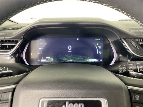 Used 2022 Jeep Grand Cherokee Limited 4xe w/ Luxury Tech Group II image 23