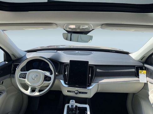 New 2026 Volvo XC90 B5 Ultra w/ Protection Package image 17