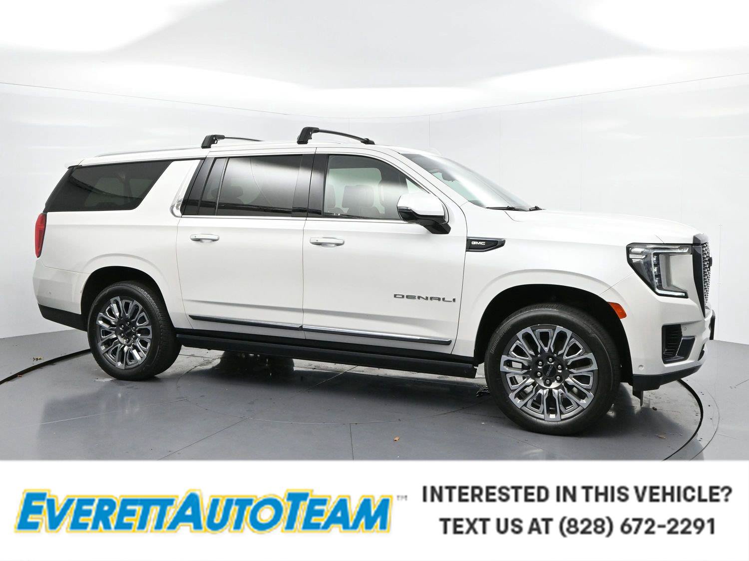 Used 2023 GMC Yukon XL Denali Ultimate AWD/4WD image 1