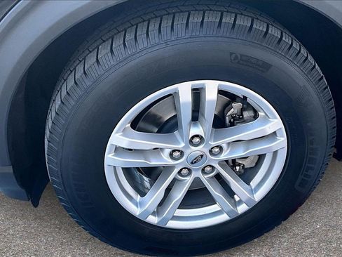 Used 2020 Ford Explorer XLT image 33