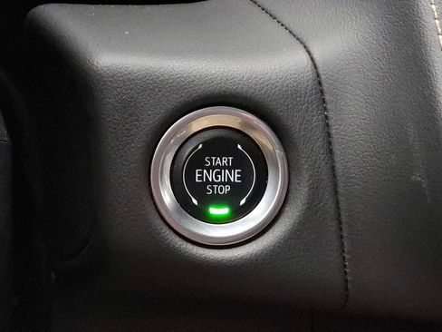 Used 2024 Chevrolet Suburban Premier image 23