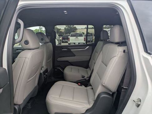New 2026 GMC Acadia Elevation FWD image 16