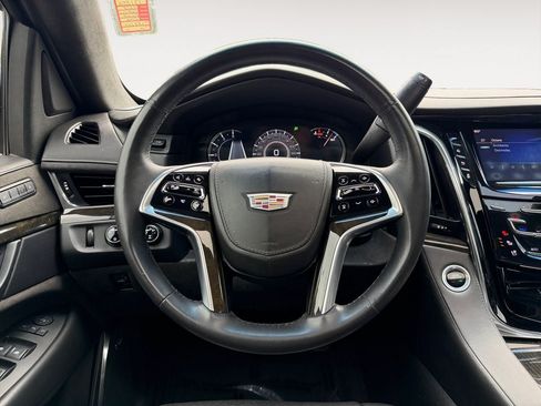Used 2018 Cadillac Escalade Platinum AWD/4WD image 13