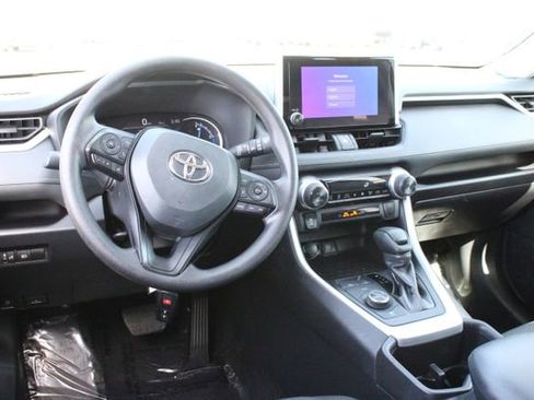 Used 2024 Toyota RAV4 XLE AWD/4WD image 15