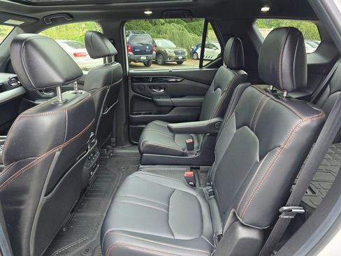 Used 2024 Honda Pilot TrailSport image 10