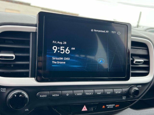 Certified 2023 Hyundai Venue Limited w/ Cargo Package FWD image 25