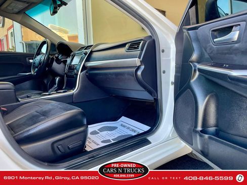 Used 2017 Toyota Camry XSE FWD image 12