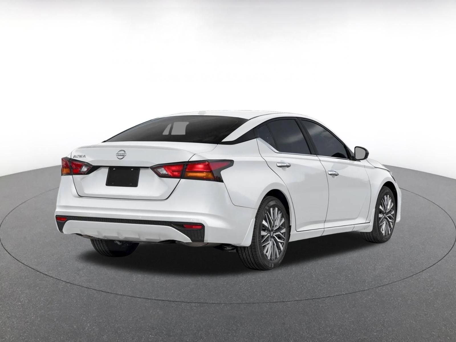 Used 2026 Nissan Altima 2.5 SV FWD image 2