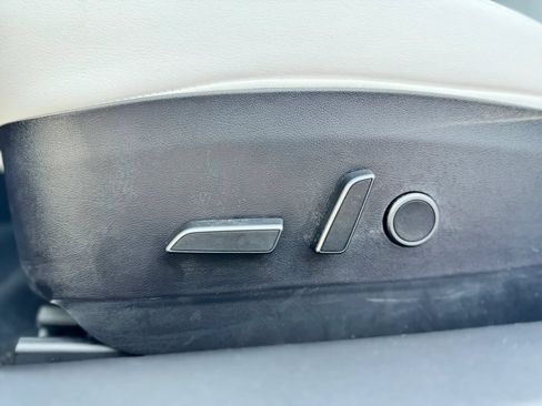 Used 2022 Tesla Model 3 Long Range AWD/4WD image 11