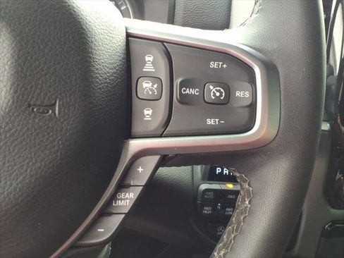 Used 2025 RAM 1500 Big Horn AWD/4WD image 17