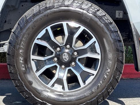 Used 2021 Toyota Tacoma TRD Sport w/ Technology Package RWD image 11