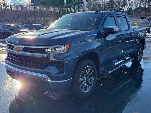 Used 2024 Chevrolet Silverado 1500 LT image 1