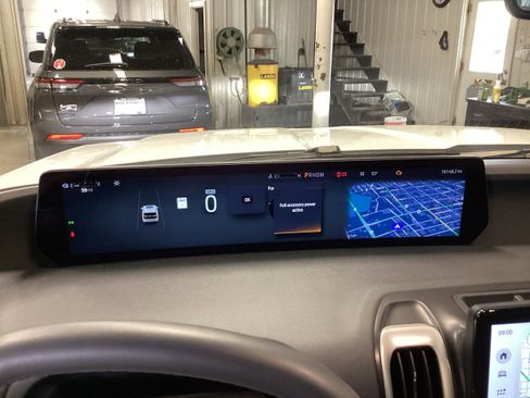 Used 2025 Ford Expedition Active AWD/4WD image 21