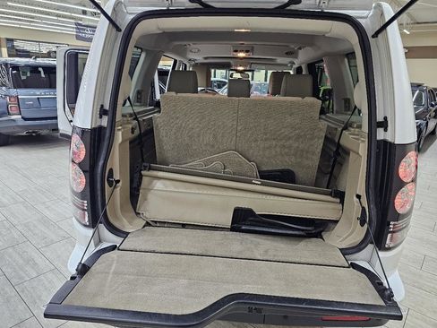 Used 2016 Land Rover LR4 HSE image 15