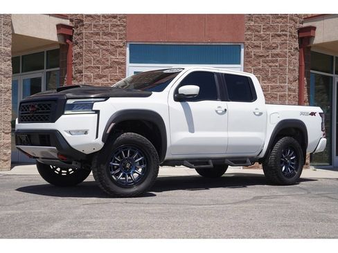 Used 2023 Nissan Frontier PRO-4X w/ Pro Convenience Package AWD/4WD image 2