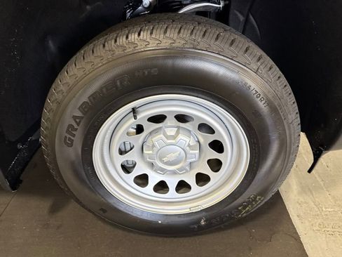 Used 2025 Chevrolet Silverado 1500 W/T w/ WT Value Package image 12