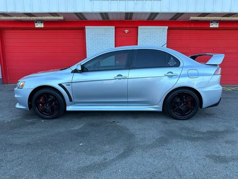 Used 2011 Mitsubishi Lancer Evolution GSR image 2