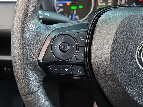 Used 2020 Toyota RAV4 LE image 17