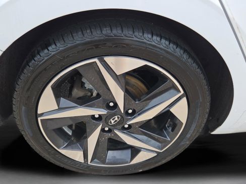 Used 2021 Hyundai Elantra SEL w/ Convenience + Premium Package image 18