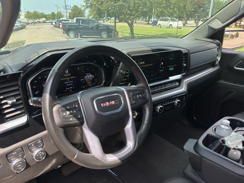 Used 2026 GMC Sierra 1500 SLT AWD/4WD image 18